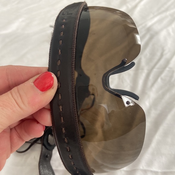 💯 % Authentic Vintage FENDI Sunglasses (Circa 90’s) - Picture 12 of 16